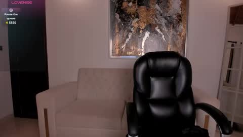 Snapshot of liammcarter chatting on 10.08.25 Liam online show from 10.08.25