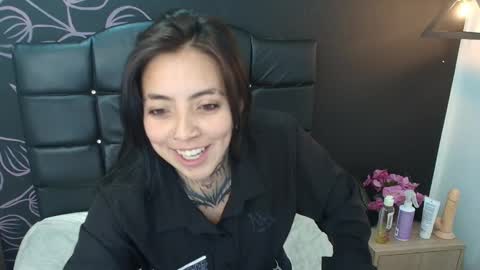 L I A M O N R O E online show from 12.22.25