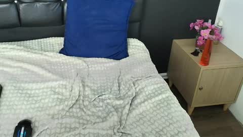 L I A M O N R O E online show from 01.05.26