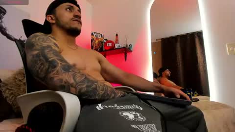 Snapshot of liamreigns_ chatting on 07.28.26 liam online show from 07.28.26