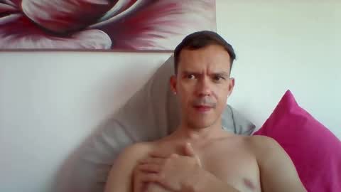 Snapshot of liamrosezn chatting on 12.03.24 LiamRose online show from 12.03.24