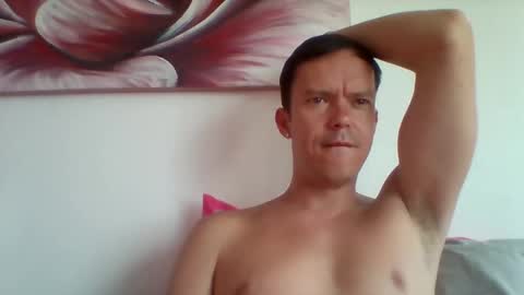 Snapshot of liamrosezn chatting on 01.01.25 LiamRose online show from 01.01.25