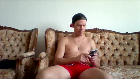 Snapshot of liamrosezn chatting on 03.04.25 LiamRose online show from 03.04.25