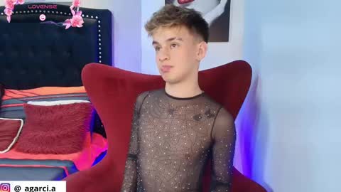 Snapshot of liamwild20 chatting on 09.25.25 liam online show from 09.25.25