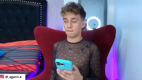 Snapshot of liamwild20 chatting on 09.29.25 liam online show from 09.29.25