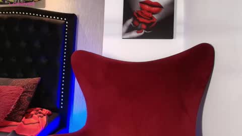 Snapshot of liamwild20 chatting on 10.19.25 liam online show from 10.19.25