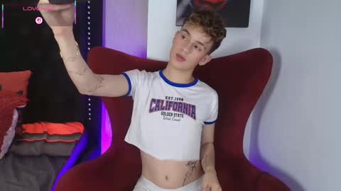 Snapshot of liamwild20 chatting on 10.22.25 liam online show from 10.22.25