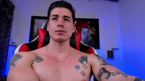 Snapshot of liamwyatt_ chatting on 02.02.25 liamwyatt_ online show from 02.02.25