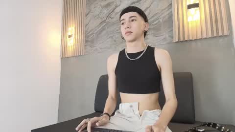lian_cameron online show from 01.14.26
