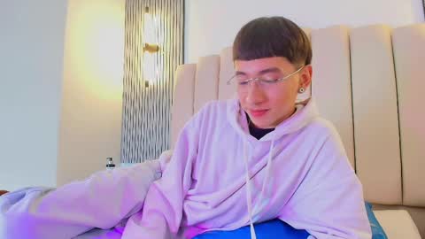 lian_cameron online show from 04.20.26