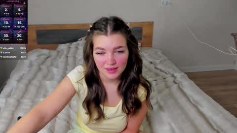 liana_8 online show from 11.19.25