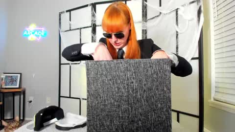 Snapshot of liannalawson chatting on 12.18.24 Lianna Lawson online show from 12.18.24