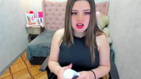Snapshot of lianngrace chatting on 10.18.25 Grace online show from 10.18.25