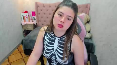 Snapshot of lianngrace chatting on 10.21.25 Grace online show from 10.21.25