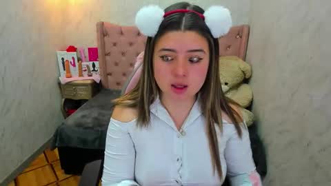 Snapshot of lianngrace chatting on 11.17.25 Grace online show from 11.17.25