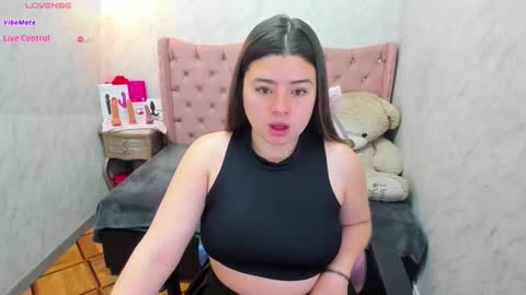 Snapshot of lianngrace chatting on 11.24.25 Grace online show from 11.24.25