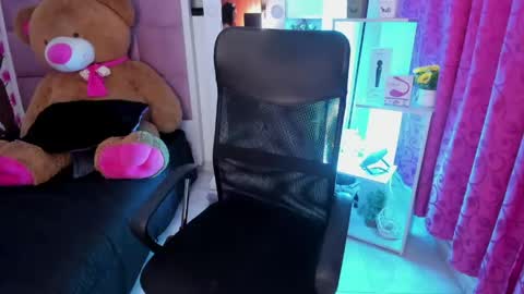 liany_taylor online show from 05.01.26