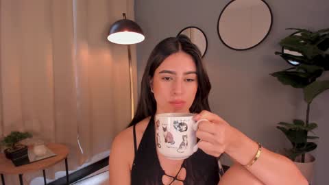 Snapshot of liapearce chatting on 12.17.24 Lia online show from 12.17.24