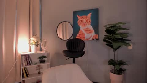 Snapshot of liapearce chatting on 11.04.25 Lia online show from 11.04.25