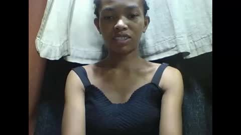 Snapshot of liaraisha chatting on 11.25.25 liaraisha online show from 11.25.25