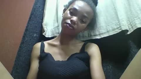 Snapshot of liaraisha chatting on 11.27.25 liaraisha online show from 11.27.25