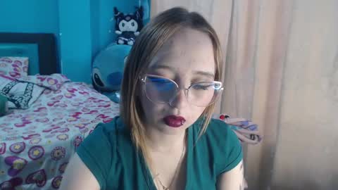 Lia Roberts online show from 03.04.25