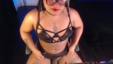 Snapshot of liascarlett chatting on 11.20.25 LiaScarlett online show from 11.20.25