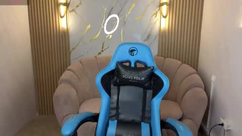 Snapshot of liat_hoz chatting on 10.03.25 Dani online show from 10.03.25