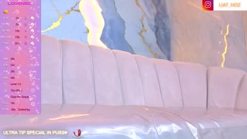 Snapshot of liat_hoz chatting on 10.30.25 Dani online show from 10.30.25