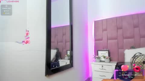 Snapshot of liat_vega chatting on 05.16.26 Lyath Vega online show from 05.16.26