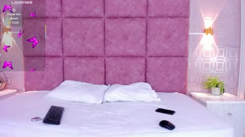 liavelez_ online show from 03.16.26