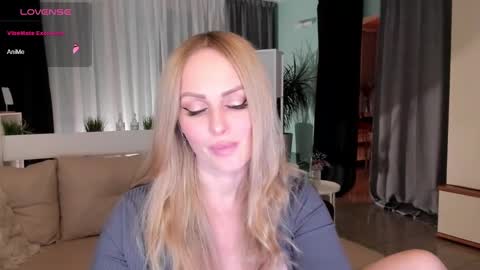 Snapshot of libby_nora chatting on 12.20.24 Libby online show from 12.20.24