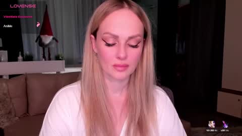 Snapshot of libby_nora chatting on 12.25.24 Libby online show from 12.25.24