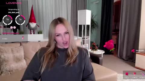 Snapshot of libby_nora chatting on 01.04.25 Libby online show from 01.04.25