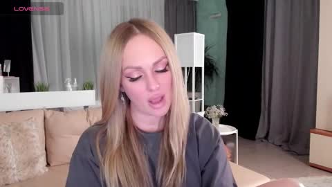 Snapshot of libby_nora chatting on 01.22.25 Libby online show from 01.22.25