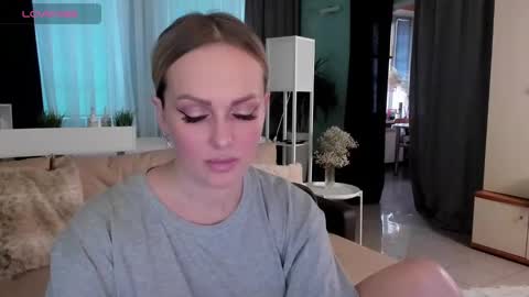 Snapshot of libby_nora chatting on 02.01.25 Libby online show from 02.01.25