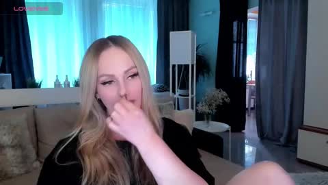 Snapshot of libby_nora chatting on 02.05.25 Libby online show from 02.05.25