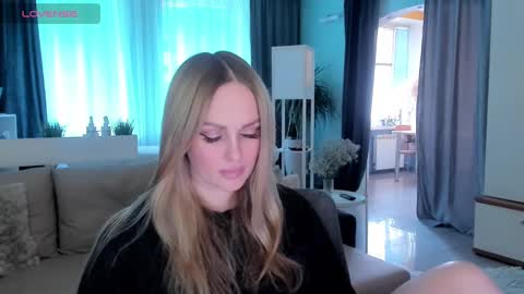 Snapshot of libby_nora chatting on 02.07.25 Libby online show from 02.07.25