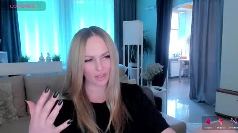 Snapshot of libby_nora chatting on 02.07.25 Libby online show from 02.07.25