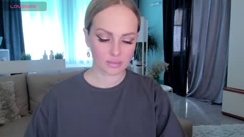 Snapshot of libby_nora chatting on 02.08.25 Libby online show from 02.08.25