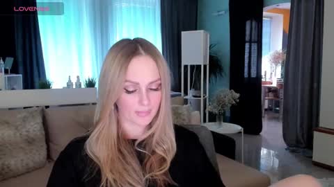 Snapshot of libby_nora chatting on 02.10.25 Libby online show from 02.10.25