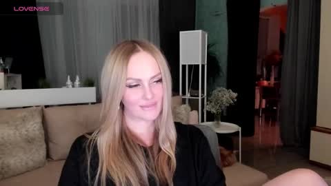 Snapshot of libby_nora chatting on 02.10.25 Libby online show from 02.10.25