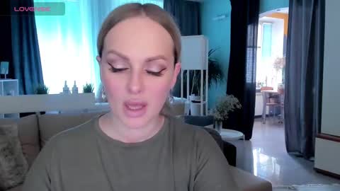 Snapshot of libby_nora chatting on 02.14.25 Libby online show from 02.14.25