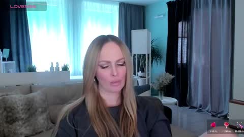 Snapshot of libby_nora chatting on 02.18.25 Libby online show from 02.18.25