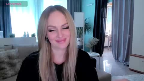 Snapshot of libby_nora chatting on 02.27.25 Libby online show from 02.27.25