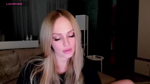 Snapshot of libby_nora chatting on 03.04.25 Libby online show from 03.04.25