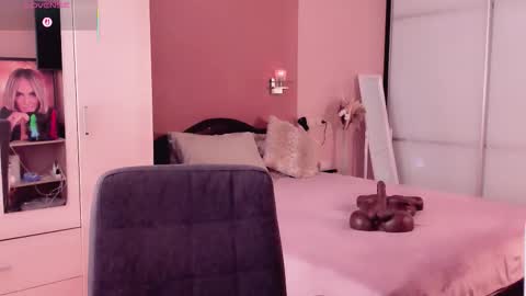 Snapshot of libby_nora chatting on 09.21.25 Libby online show from 09.21.25