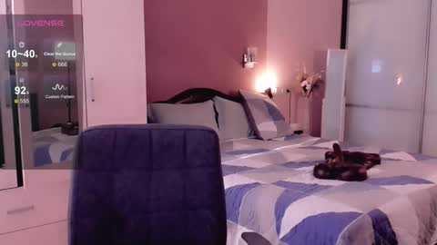 Snapshot of libby_nora chatting on 09.27.25 Libby online show from 09.27.25