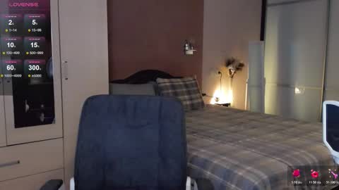 Snapshot of libby_nora chatting on 11.06.25 Libby online show from 11.06.25