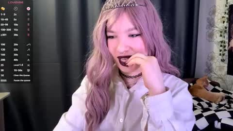 Lola online show from 10.22.25